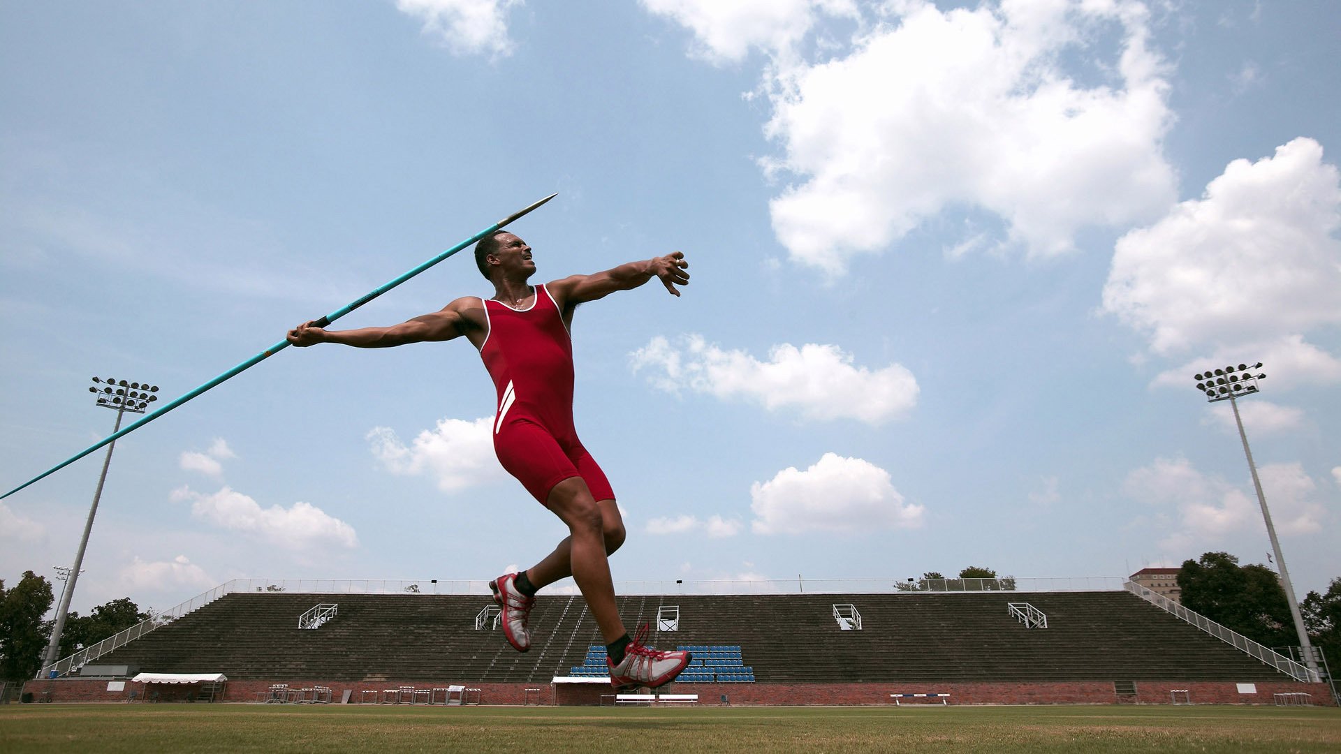 绿茵双城记，莫德里奇的智慧与瑞士军刀的锋芒